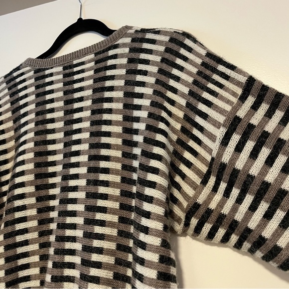 Lady Anne | Vintage Knit Sweater - Picture 8 of 12